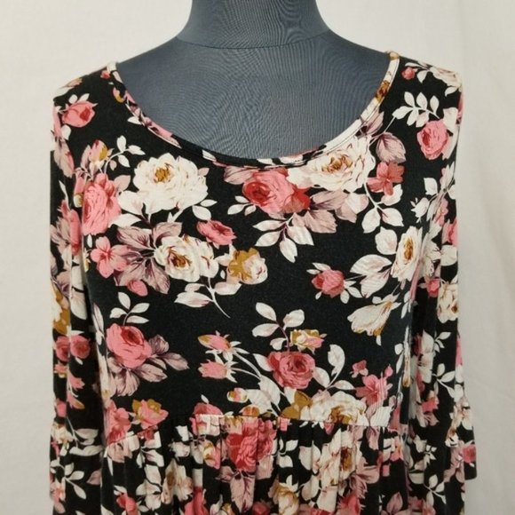 Threads Studio Top Floral Patterned Size Large - Picture 2 of 8